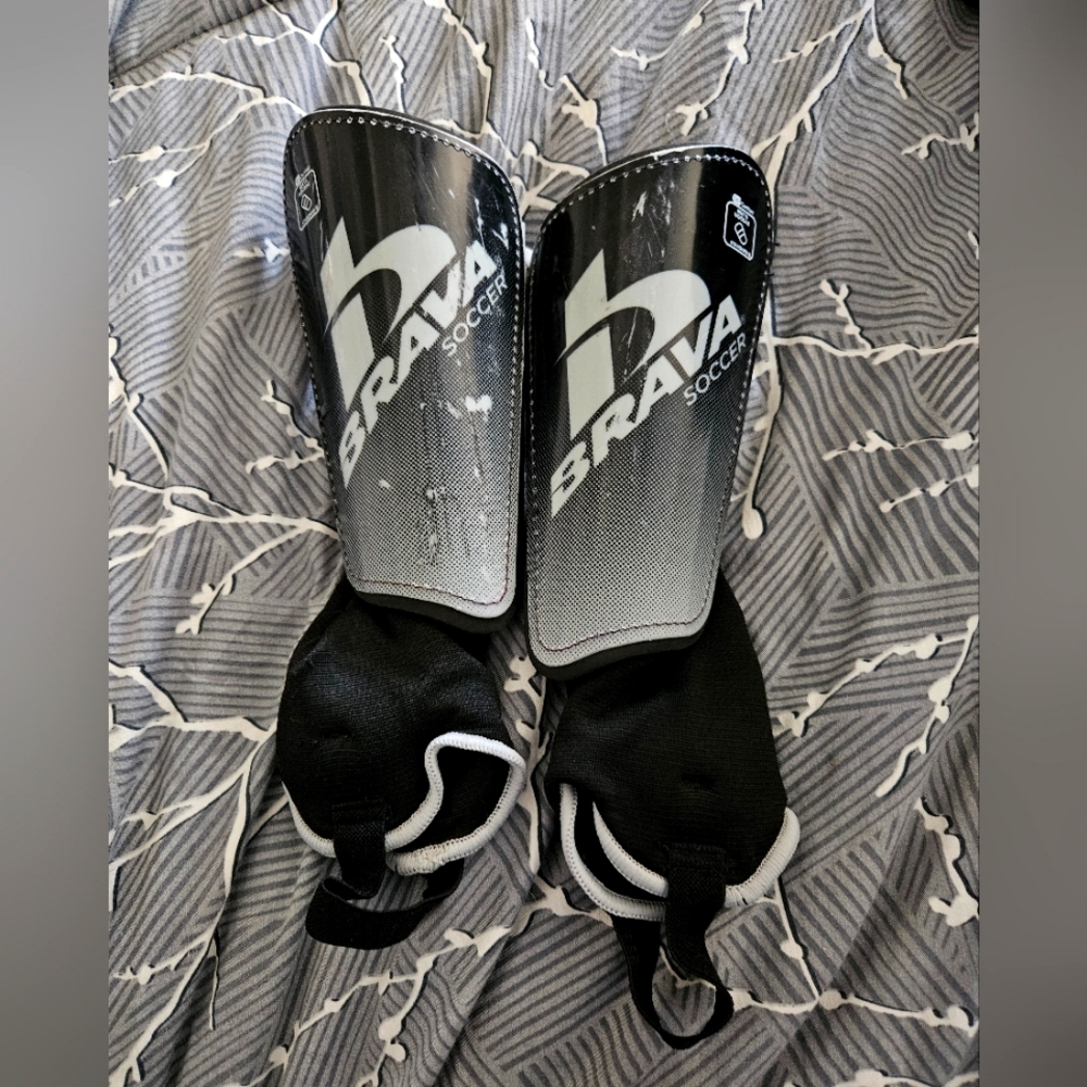 Brava Soccer Shin Guards Size M